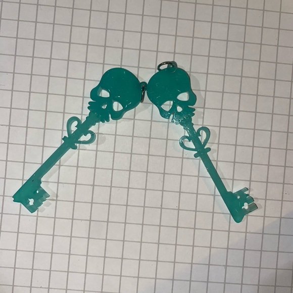 Epoxy pieces , can be ordered custom:colour, filler, with names or other etc - Picture 3 of 9